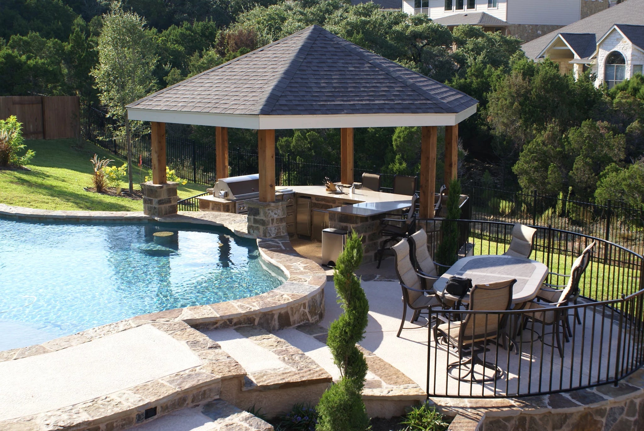 10 Must-Have Features - Outdoor Kitchen Ideas